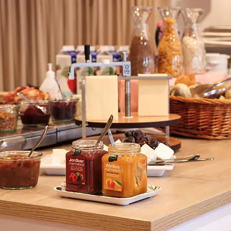 ホテル Aalbaek Badehotel