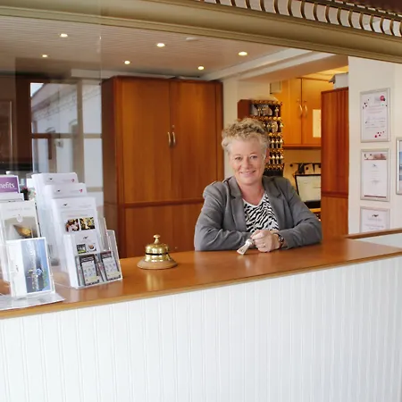ホテル Aalbaek Badehotel 3*