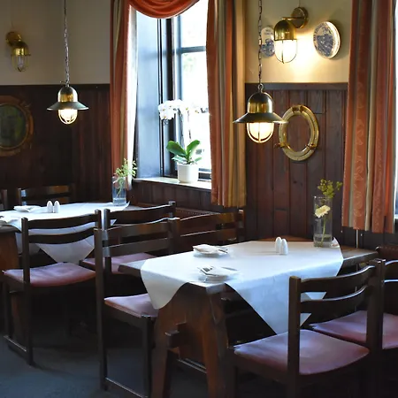 Aalbaek Badehotel ホテル