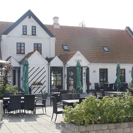 ホテル Aalbaek Badehotel 3*